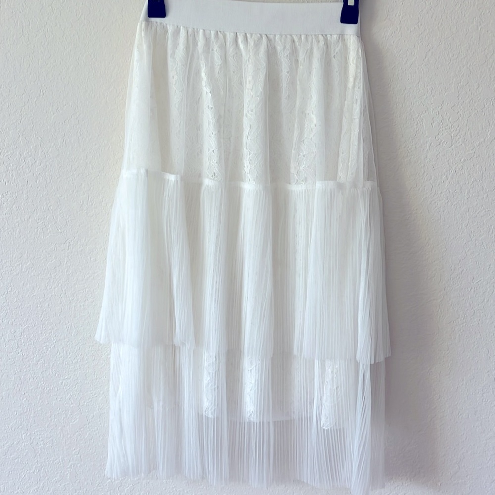 Love+Harmony size L beautiful white skirt. Sexy perfect for summer like new